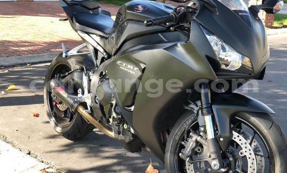 Buy Used Honda CBR 1000 RR Black Bike in Windhoek in Namibia Buy Used Honda CBR 1000 RR Black Bike in Windhoek in Namibia