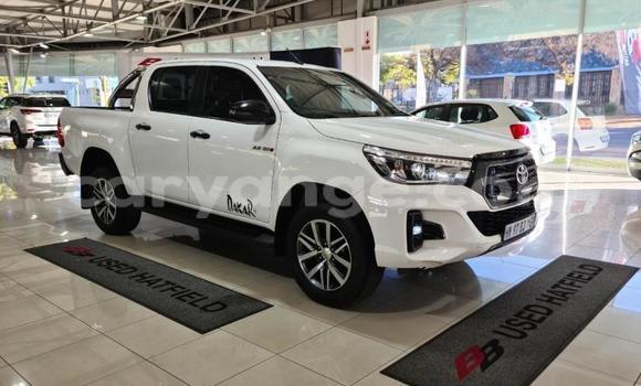 Buy Used Toyota Hilux White Car in Karasburg in Karas