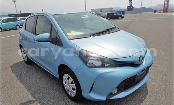 Buy Used Toyota Vitz Blue Car in Katima Mulilo in Caprivi