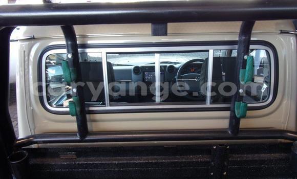 Acheter Occasion Voiture Toyota Hilux Beige à Karasburg, Karas Acheter Occasion Voiture Toyota Hilux Beige à Karasburg, Karas