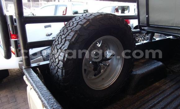 Acheter Occasion Voiture Toyota Hilux Beige à Karasburg, Karas Acheter Occasion Voiture Toyota Hilux Beige à Karasburg, Karas