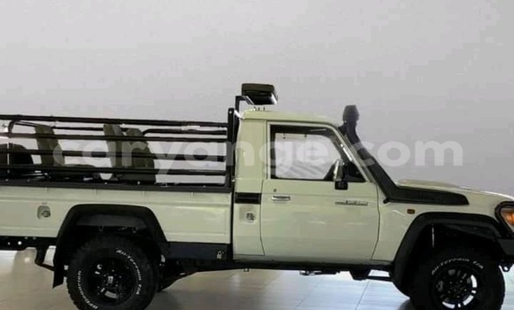 Acheter Occasion Voiture Toyota Land Cruiser Blanc à Windhoek, Namibie Acheter Occasion Voiture Toyota Land Cruiser Blanc à Windhoek, Namibie