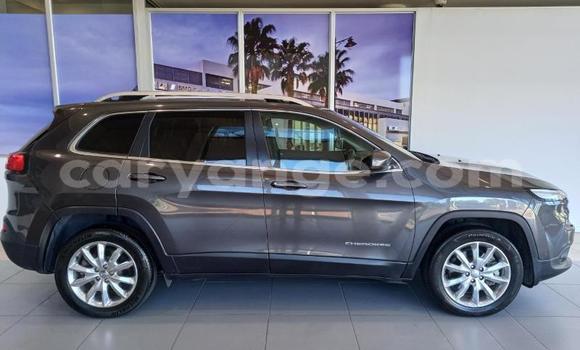 Buy Used Jeep Cherokee White Car in Windhoek in Namibia Buy Used Jeep Cherokee White Car in Windhoek in Namibia