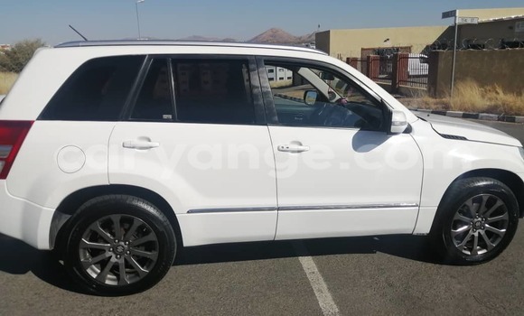 Buy Used Suzuki Vitara White Car in Windhoek in Namibia