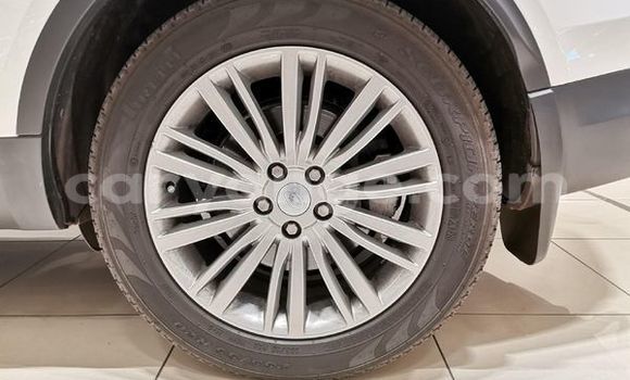 Buy Used Land Rover Discovery White Car in Windhoek in Namibia Buy Used Land Rover Discovery White Car in Windhoek in Namibia