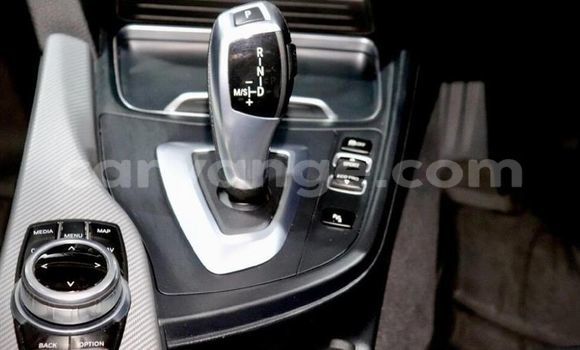 Acheter Occasion Voiture BMW 3–Series Blanc à Windhoek, Namibie Acheter Occasion Voiture BMW 3–Series Blanc à Windhoek, Namibie