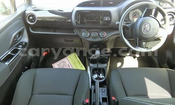 Acheter Occasion Voiture Toyota Vitz Blanc à Windhoek, Namibie Acheter Occasion Voiture Toyota Vitz Blanc à Windhoek, Namibie