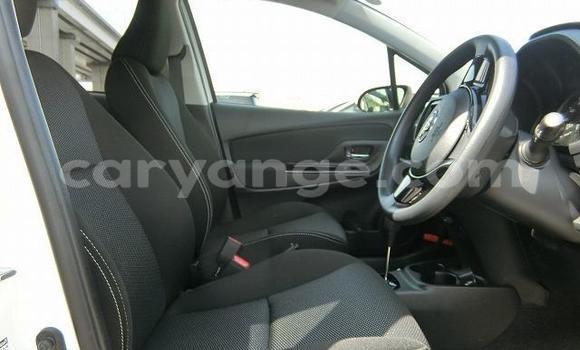 Acheter Occasion Voiture Toyota Vitz Blanc à Windhoek, Namibie Acheter Occasion Voiture Toyota Vitz Blanc à Windhoek, Namibie