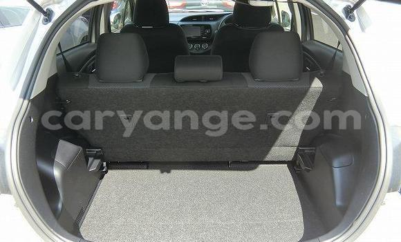 Acheter Occasion Voiture Toyota Vitz Gris à Windhoek, Namibie Acheter Occasion Voiture Toyota Vitz Gris à Windhoek, Namibie