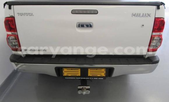 Acheter Occasion Voiture Toyota Hilux Blanc à Windhoek, Namibie Acheter Occasion Voiture Toyota Hilux Blanc à Windhoek, Namibie