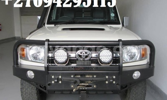 Buy Used Toyota Land Cruiser White Car in Windhoek in Namibia