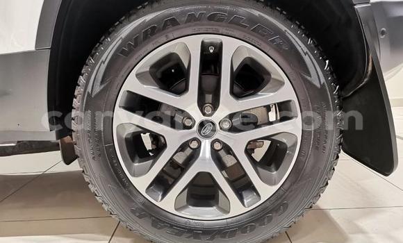 Acheter Occasion Voiture Land Rover Defender Blanc à Karasburg, Karas Acheter Occasion Voiture Land Rover Defender Blanc à Karasburg, Karas