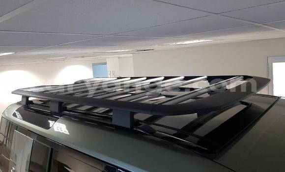 Acheter Occasion Voiture Land Rover Defender Beige à Karasburg, Karas Acheter Occasion Voiture Land Rover Defender Beige à Karasburg, Karas