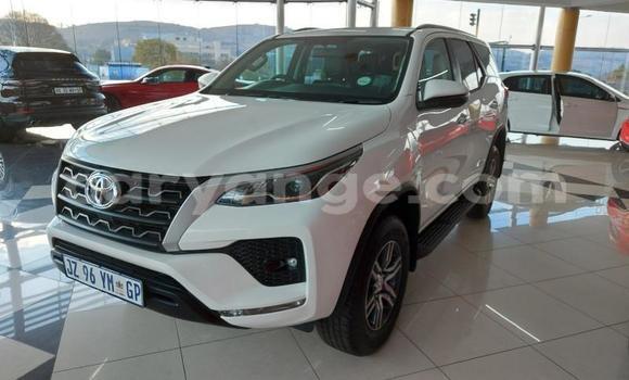 Buy Used Toyota Fortuner White Car in Karasburg in Karas Buy Used Toyota Fortuner White Car in Karasburg in Karas
