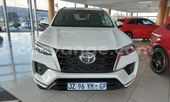 Acheter Occasion Voiture Toyota Fortuner Blanc à Karasburg, Karas Acheter Occasion Voiture Toyota Fortuner Blanc à Karasburg, Karas