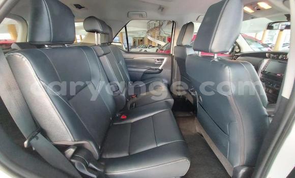 Acheter Occasion Voiture Toyota Fortuner Blanc à Karasburg, Karas Acheter Occasion Voiture Toyota Fortuner Blanc à Karasburg, Karas