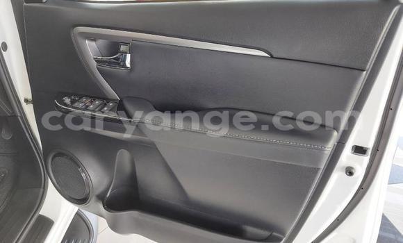 Acheter Occasion Voiture Toyota Fortuner Blanc à Karasburg, Karas Acheter Occasion Voiture Toyota Fortuner Blanc à Karasburg, Karas