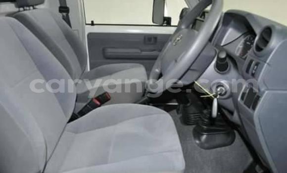 Acheter Occasion Voiture Toyota Land Cruiser Blanc à Windhoek, Namibie Acheter Occasion Voiture Toyota Land Cruiser Blanc à Windhoek, Namibie