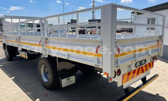 Buy Used Hino 300 Series White Truck in Gobabis in Omaheke Buy Used Hino 300 Series White Truck in Gobabis in Omaheke
