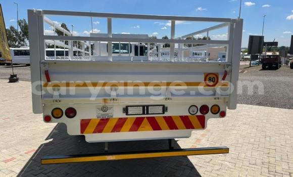 Buy Used Hino 300 Series White Truck in Gobabis in Omaheke Buy Used Hino 300 Series White Truck in Gobabis in Omaheke