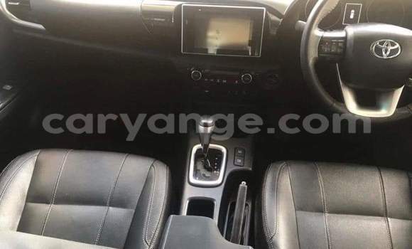 Acheter Occasion Voiture Toyota Hilux Rouge à Windhoek, Namibie Acheter Occasion Voiture Toyota Hilux Rouge à Windhoek, Namibie