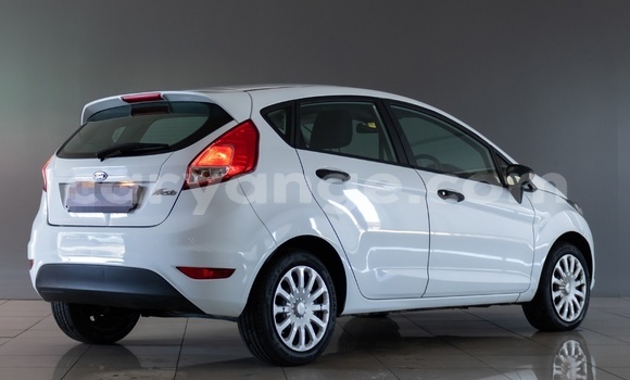 Acheter Occasion Voiture Ford Fiesta Blanc à Windhoek, Namibie Acheter Occasion Voiture Ford Fiesta Blanc à Windhoek, Namibie