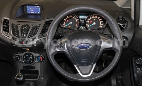 Acheter Occasion Voiture Ford Fiesta Blanc à Windhoek, Namibie Acheter Occasion Voiture Ford Fiesta Blanc à Windhoek, Namibie