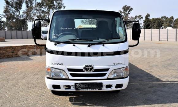 Acheter Occasion Voiture Toyota Dyna Blanc à Windhoek, Namibie Acheter Occasion Voiture Toyota Dyna Blanc à Windhoek, Namibie