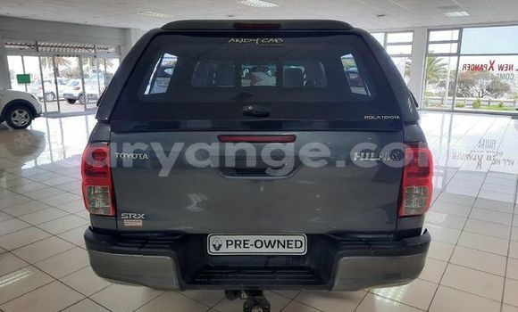 Acheter Occasion Voiture Toyota Hilux Gris à Windhoek, Namibie Acheter Occasion Voiture Toyota Hilux Gris à Windhoek, Namibie