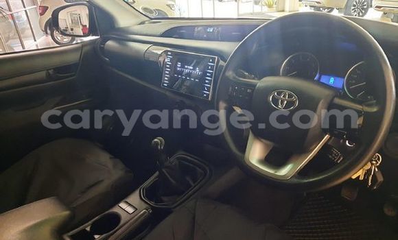 Acheter Occasion Voiture Toyota Hilux Gris à Windhoek, Namibie Acheter Occasion Voiture Toyota Hilux Gris à Windhoek, Namibie