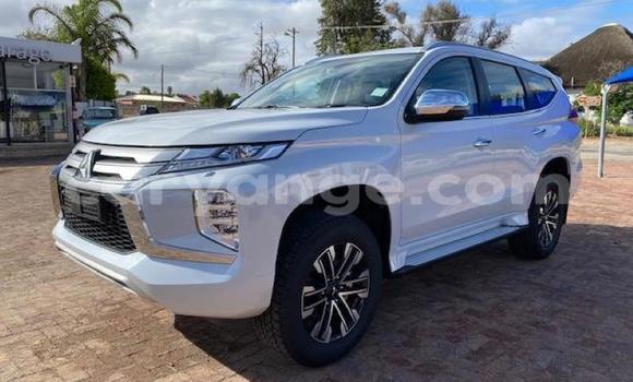 Buy Used Mitsubishi Pajero White Car in Henties Bay in Erongo Buy Used Mitsubishi Pajero White Car in Henties Bay in Erongo