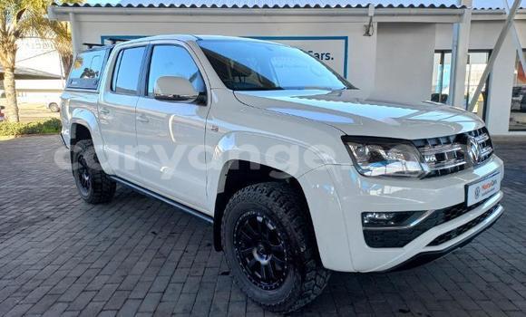 Buy Used Volkswagen Amarok White Car in Henties Bay in Erongo