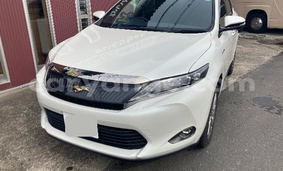 Buy Used Toyota Harrier White Car in Windhoek in Namibia