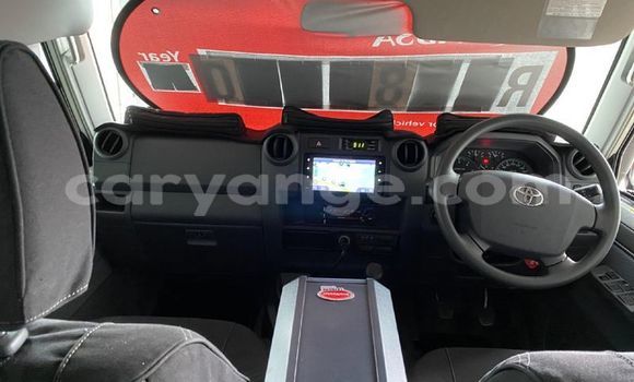 Buy Used Toyota Land Cruiser White Car in Windhoek in Namibia Buy Used Toyota Land Cruiser White Car in Windhoek in Namibia