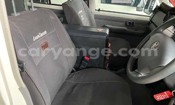 Buy Used Toyota Land Cruiser White Car in Windhoek in Namibia Buy Used Toyota Land Cruiser White Car in Windhoek in Namibia