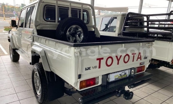 Buy Used Toyota Land Cruiser White Car in Windhoek in Namibia Buy Used Toyota Land Cruiser White Car in Windhoek in Namibia