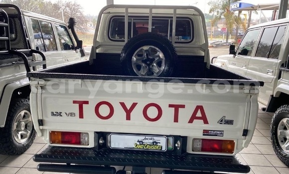 Buy Used Toyota Land Cruiser White Car in Windhoek in Namibia Buy Used Toyota Land Cruiser White Car in Windhoek in Namibia
