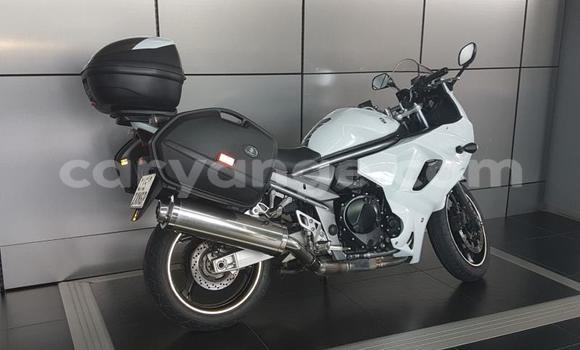 Buy Used Suzuki GSX White Bike in Windhoek in Namibia Buy Used Suzuki GSX White Bike in Windhoek in Namibia