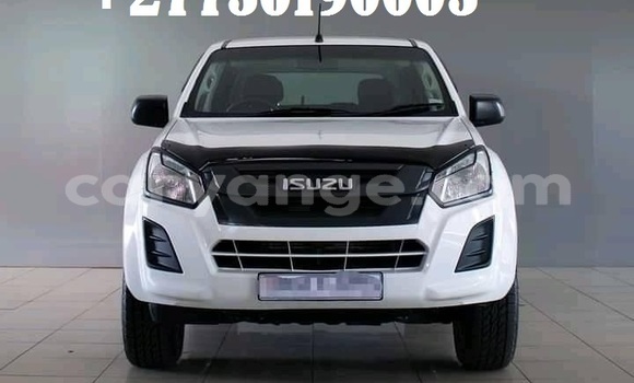 Buy Used Isuzu D-max Cab4 White Car in Windhoek in Namibia