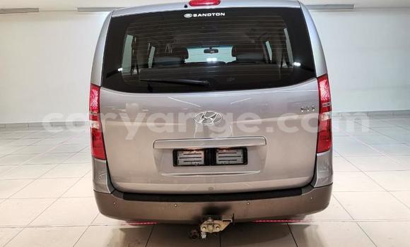 Acheter Occasion Voiture Hyundai H1 Gris à Windhoek, Namibie Acheter Occasion Voiture Hyundai H1 Gris à Windhoek, Namibie