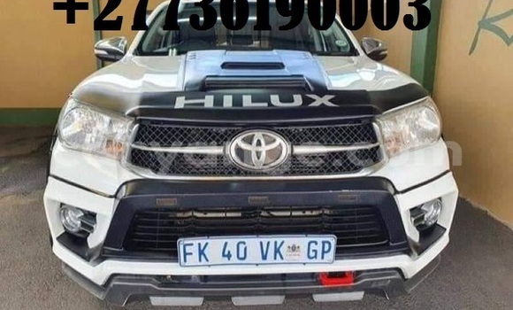 Acheter Occasion Voiture Toyota Hilux Blanc à Windhoek, Namibie