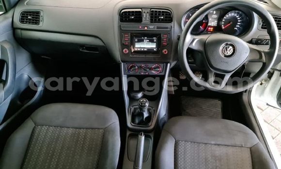 Acheter Occasion Voiture Volkswagen Polo Blanc à Windhoek, Namibie Acheter Occasion Voiture Volkswagen Polo Blanc à Windhoek, Namibie