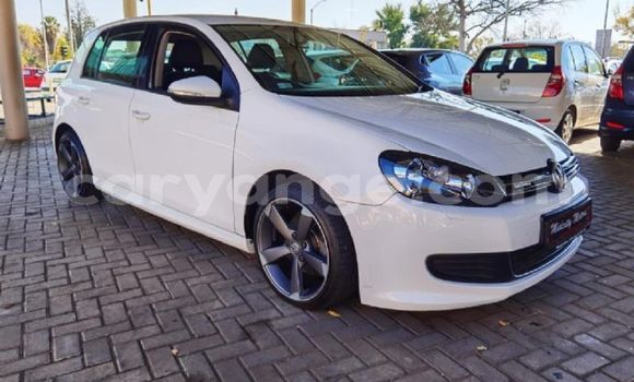 Buy Used Volkswagen Golf White Car in Windhoek in Namibia