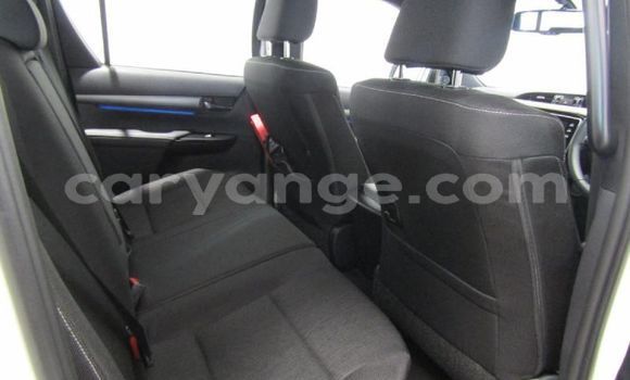 Acheter Occasion Voiture Toyota Hilux Blanc à Windhoek, Namibie Acheter Occasion Voiture Toyota Hilux Blanc à Windhoek, Namibie