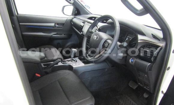 Acheter Occasion Voiture Toyota Hilux Blanc à Windhoek, Namibie Acheter Occasion Voiture Toyota Hilux Blanc à Windhoek, Namibie