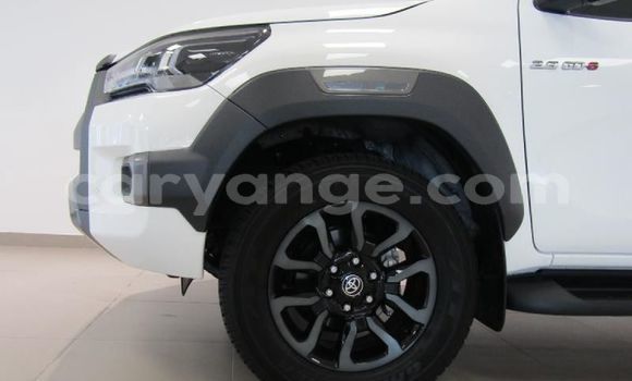 Acheter Occasion Voiture Toyota Hilux Blanc à Windhoek, Namibie Acheter Occasion Voiture Toyota Hilux Blanc à Windhoek, Namibie
