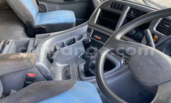 Acheter Occasion Utilitaire Nissan UD Blanc à Windhoek, Namibie Acheter Occasion Utilitaire Nissan UD Blanc à Windhoek, Namibie