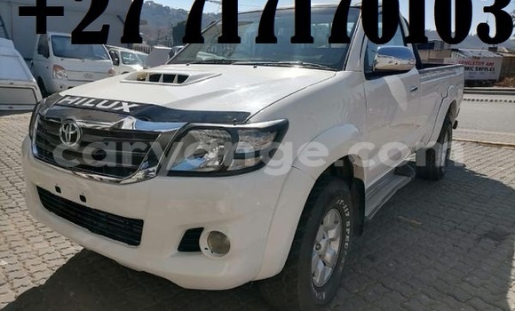 Buy Used Toyota Hilux White Car in Windhoek in Namibia