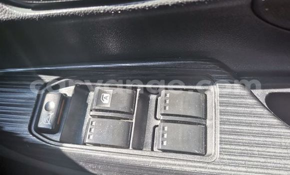 Acheter Occasion Voiture Toyota Avanza Beige à Windhoek, Namibie Acheter Occasion Voiture Toyota Avanza Beige à Windhoek, Namibie