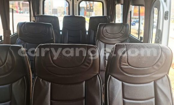 Acheter Occasion Voiture Mercedes-Benz 740Li Blanc à Windhoek, Namibie Acheter Occasion Voiture Mercedes-Benz 740Li Blanc à Windhoek, Namibie